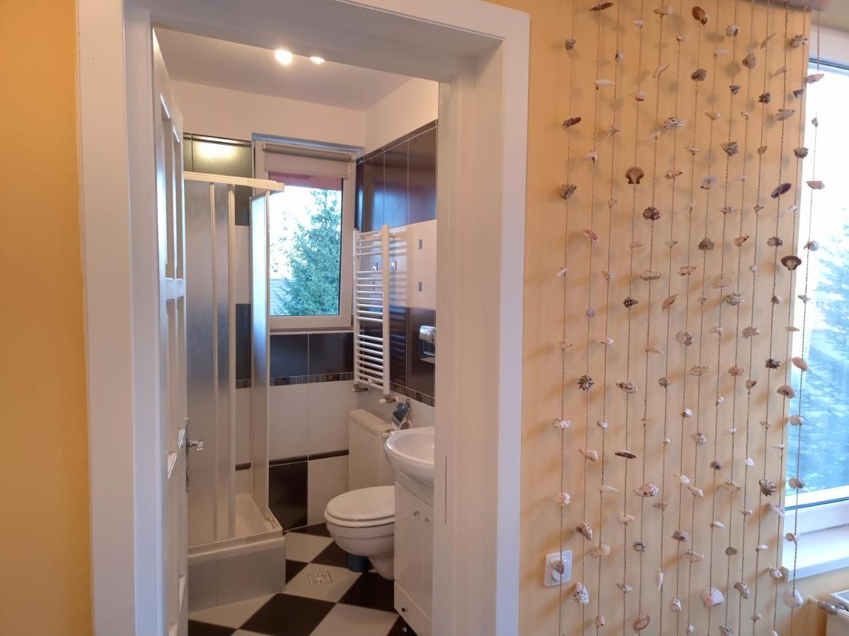 Marble Villa: Luxury Estate - Central But Intimate Sinaia Bagian luar foto