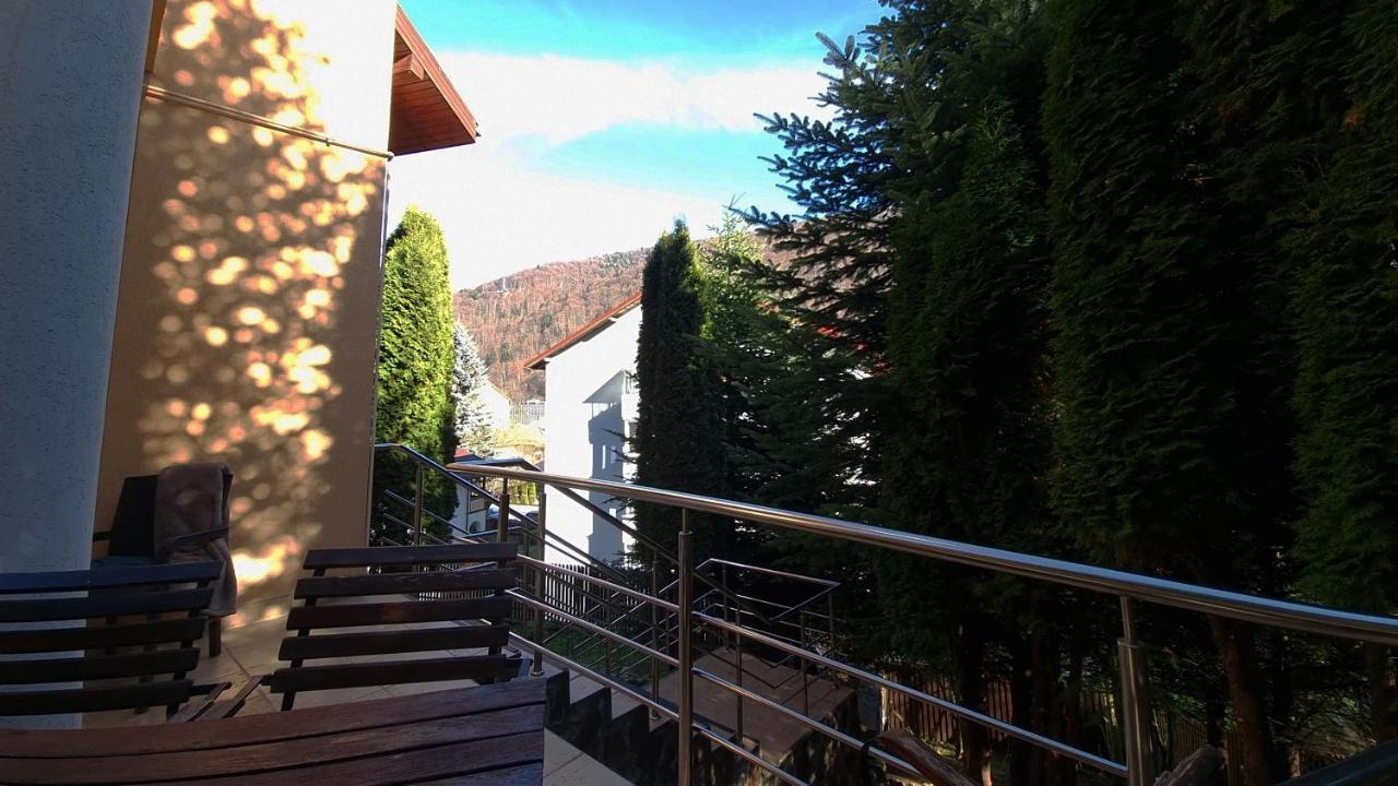 Marble Villa: Luxury Estate - Central But Intimate Sinaia Bagian luar foto
